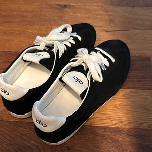 ALO Yoga Black and White Casual Sneakers